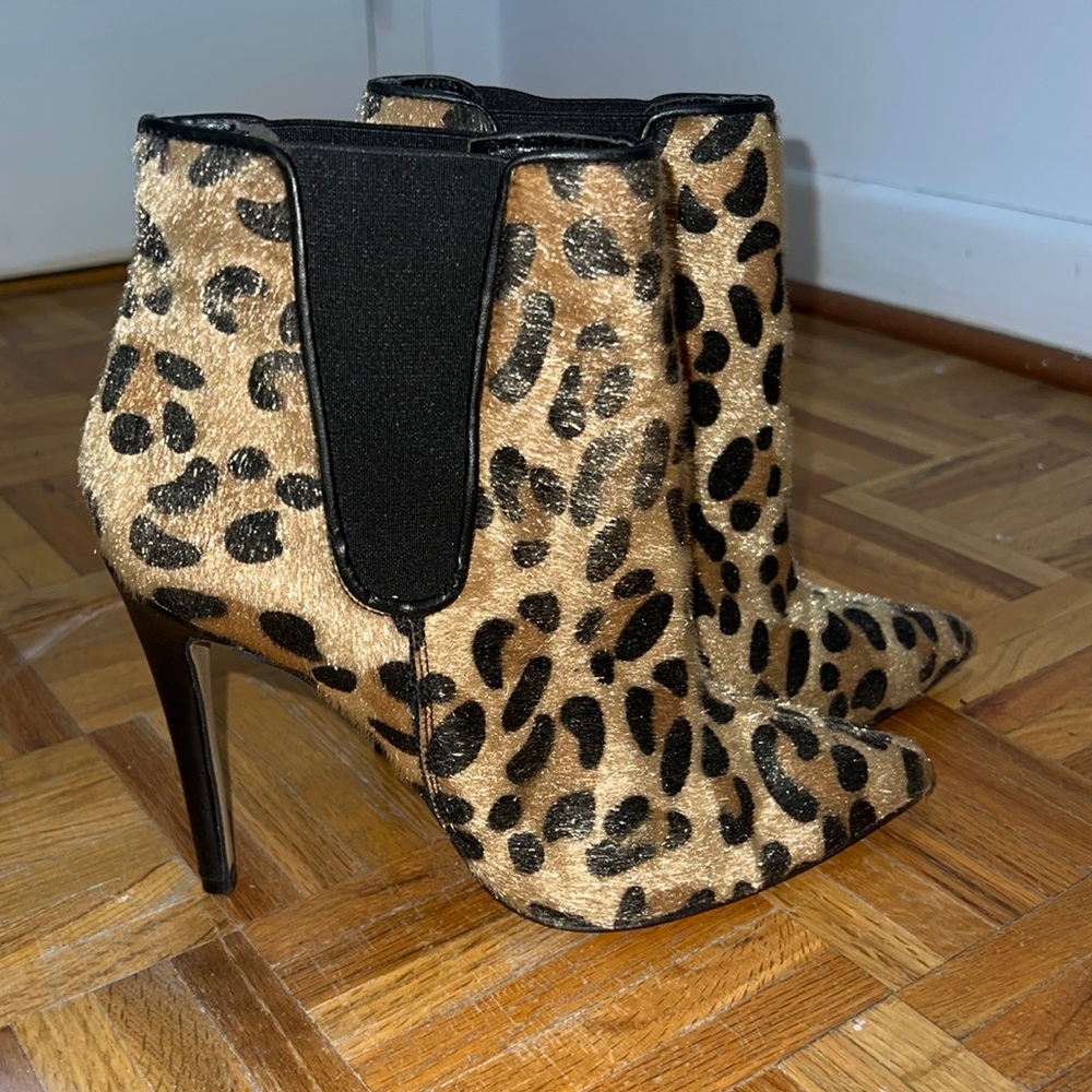 Cheetah print heeled booties size 38